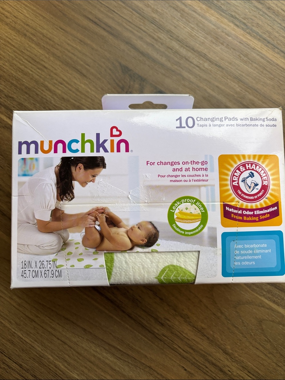 New! Munchkin Green and White Disposable Changing Pads - Pack of 10